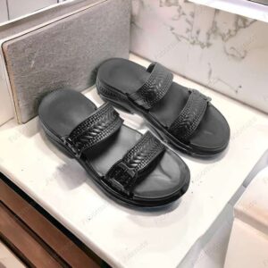 Modern Fabulous Women

Flipflops & Slippers